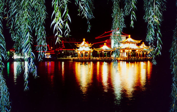 南通濠河夜游.jpg